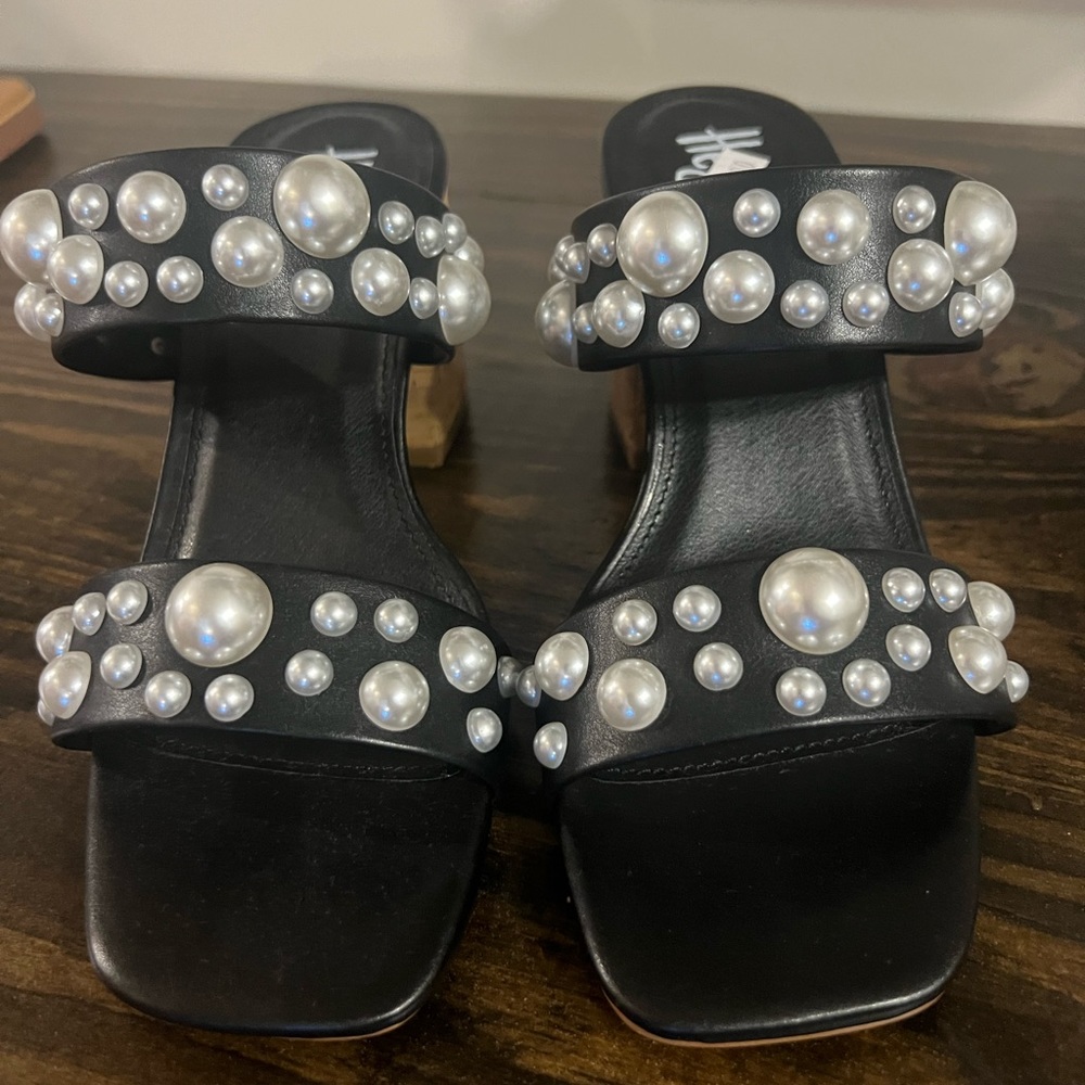 Corky’s Divine - Black with pearls